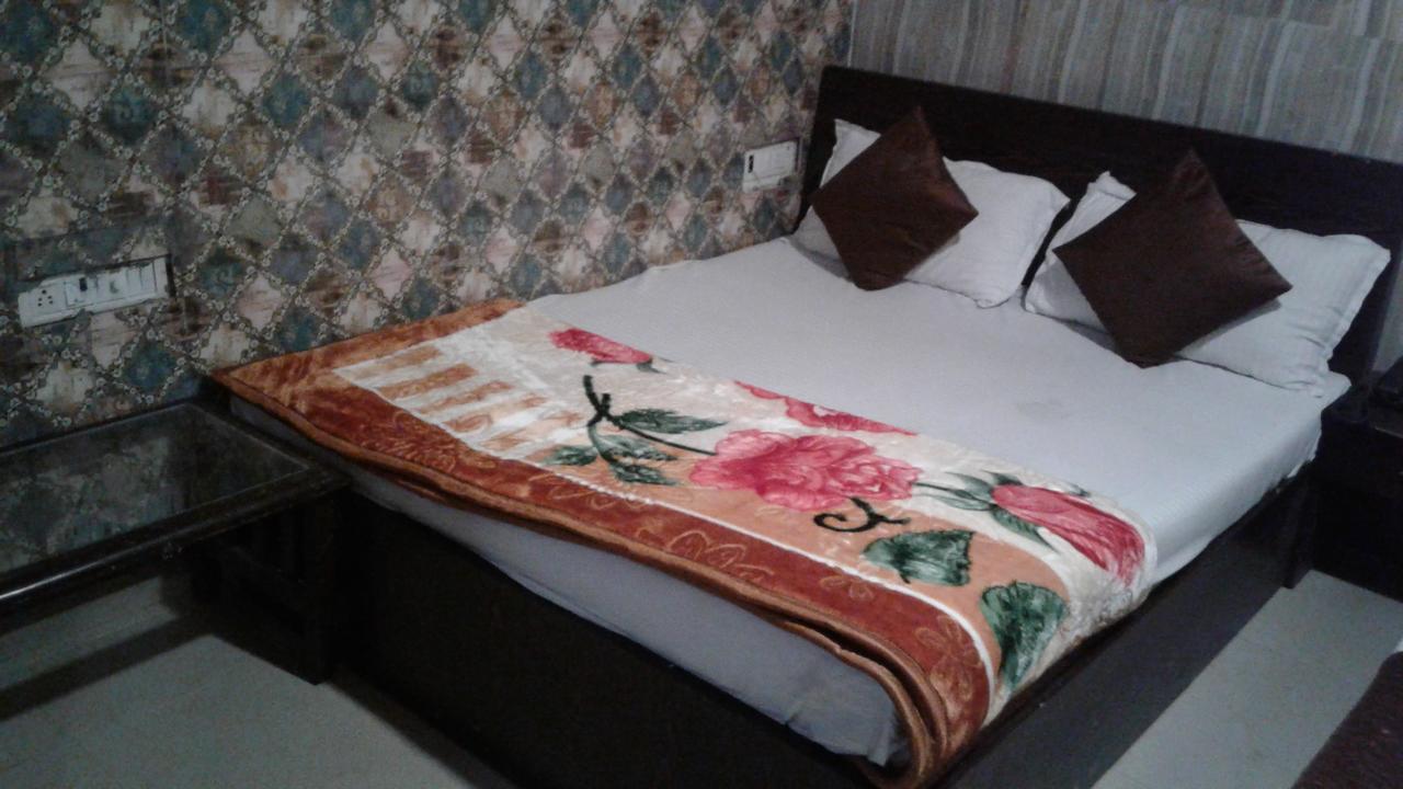 Hotel Majesty Palace Mumbai Bagian luar foto